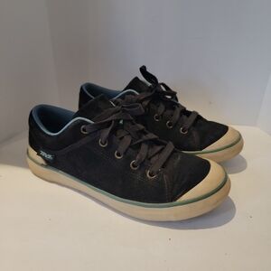 Teva Womens Size 7 Black Suede Lace Up Low Top Skater Shoes 1001983